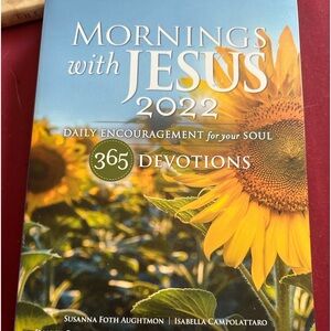 Mornings with Jesus 2022: Daily Encouragement for Your Soul
(Book)